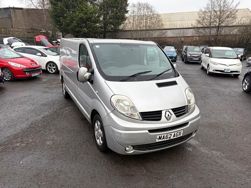 Used Renault Trafic 115 HP (84 kW) 2012 Silver MPV