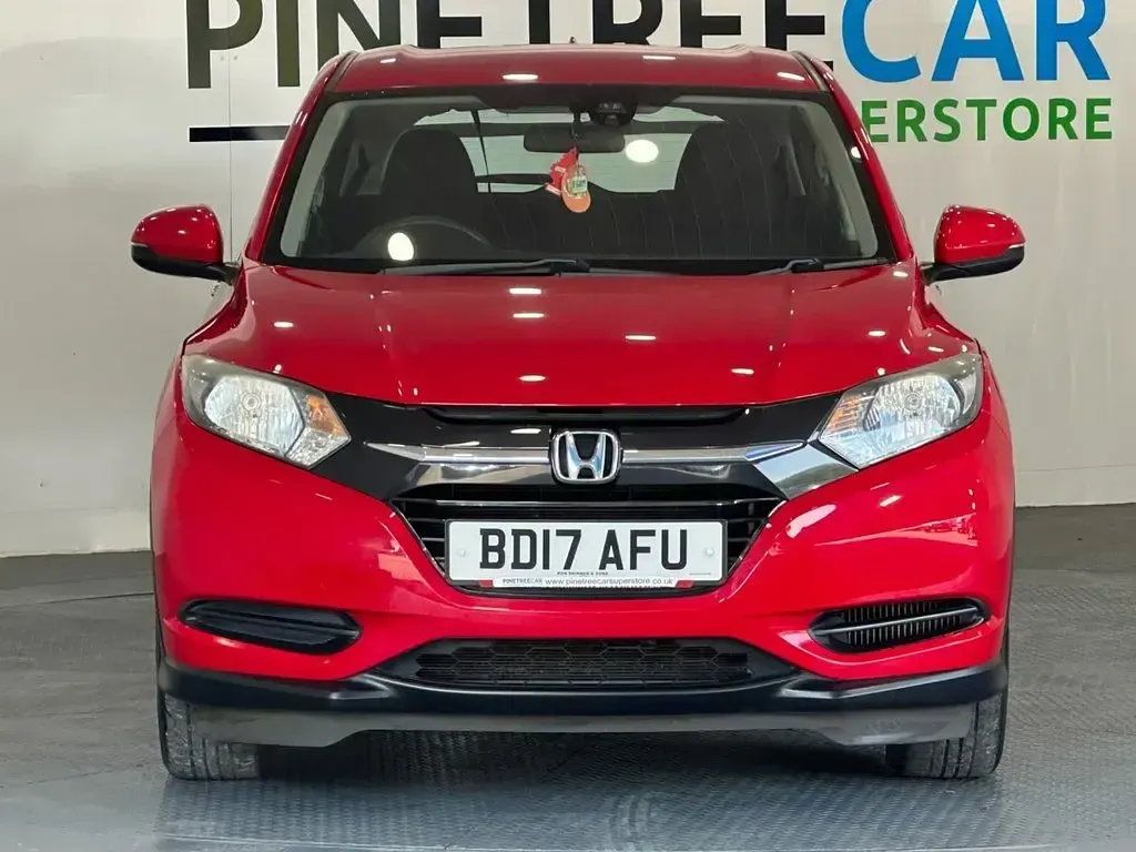 Used Honda HR-V Black Edition 120 HP (88 kW) 2017 Red SUV