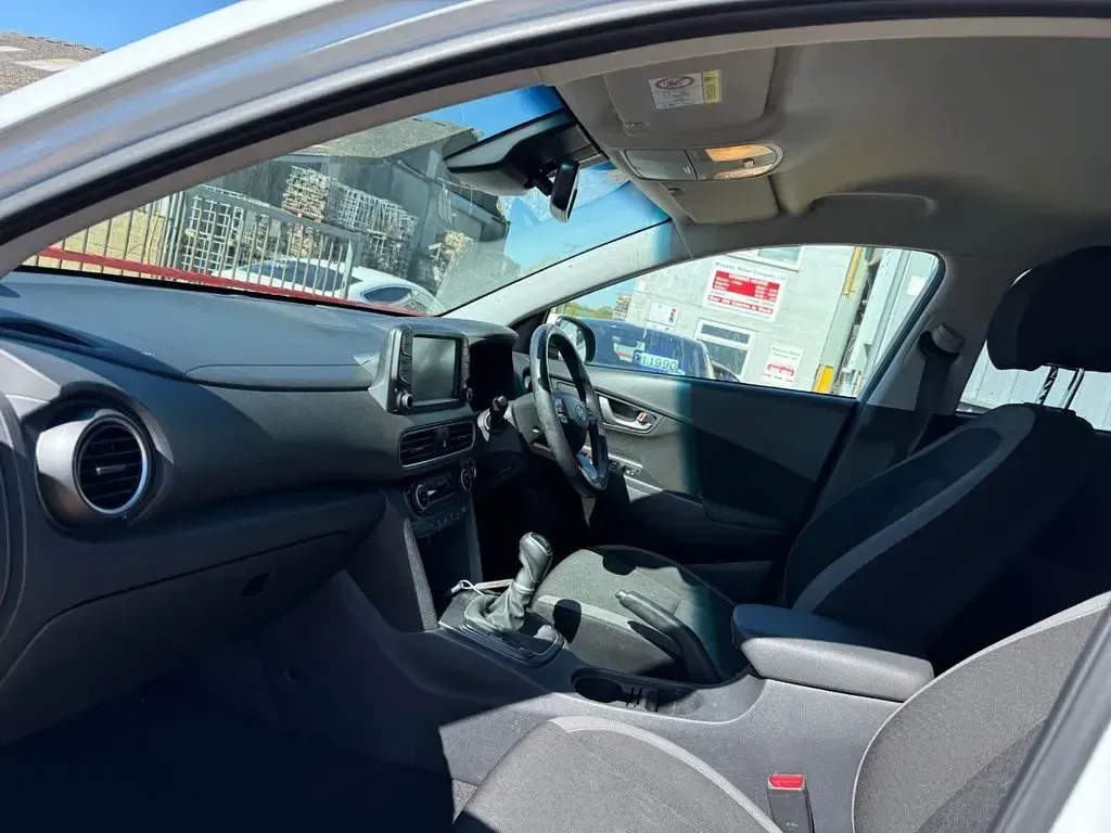 Used Hyundai Kona Premium 120 HP (88 kW) 2018 White SUV