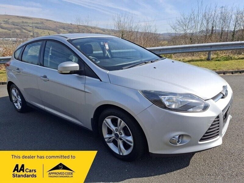 Silver Used 2011 Ford Focus Zetec Hatchback | £3,499 (Fair price) - Image 1/4