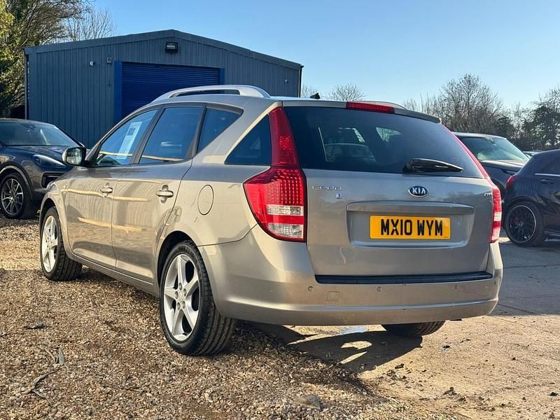 Used Kia Ceed 113 HP (83 kW) 2010 Silver Hatchback