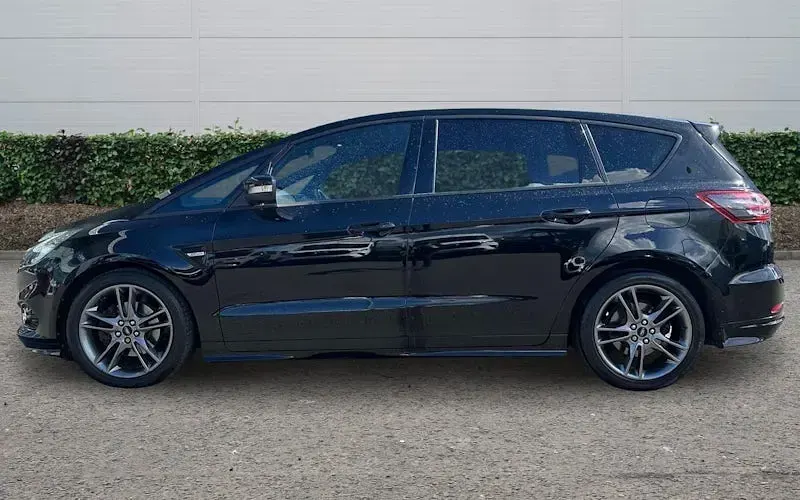 Usado Ford S-MAX ST-Line 190 HP (139 kW) 2019 Preto Monovolume