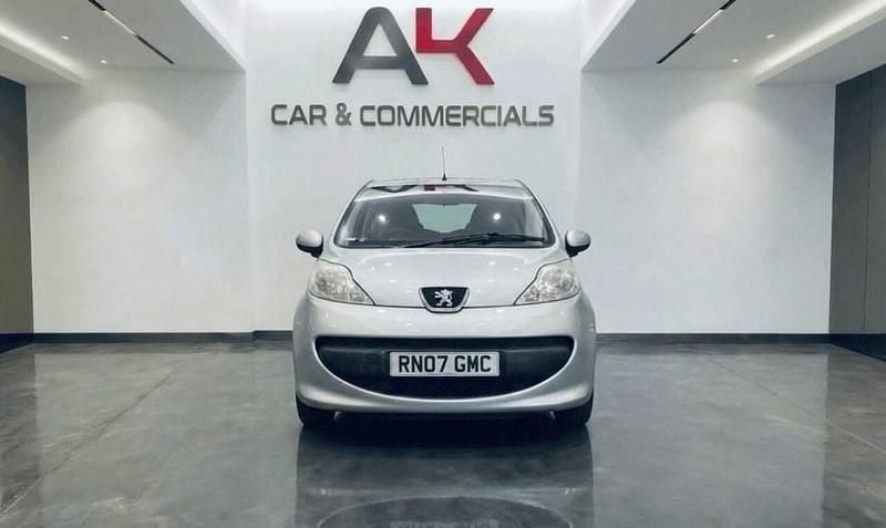 Used Peugeot 107 68 HP (50 kW) 2007 Silver Hatchback