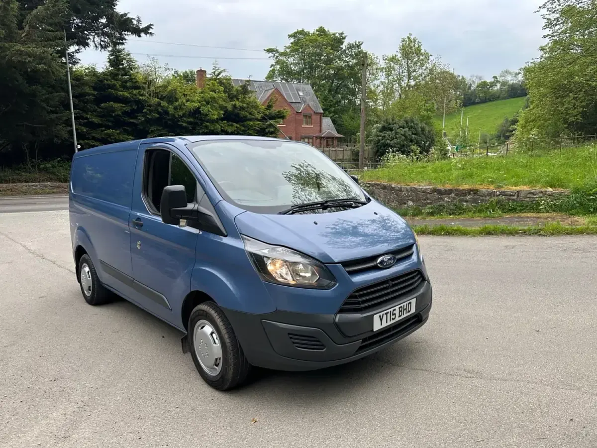 Używany Ford Transit Custom 100 KM (73 kW) 2015 Niebieski Van