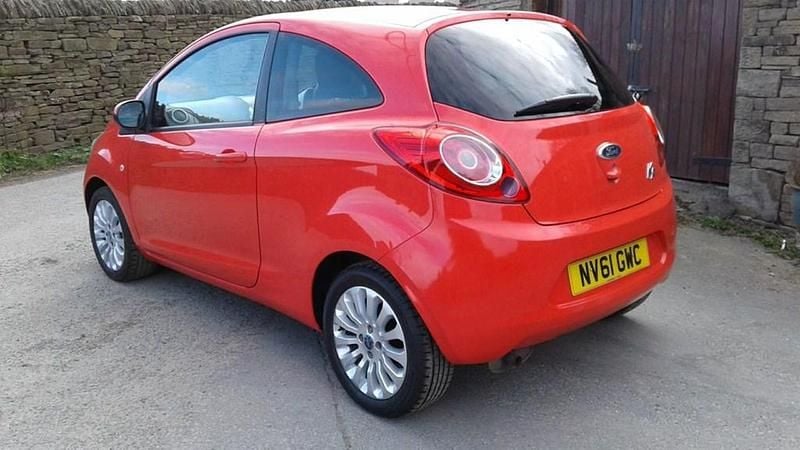 Used Ford Ka Zetec 69 HP (50 kW) 2011 Red Hatchback
