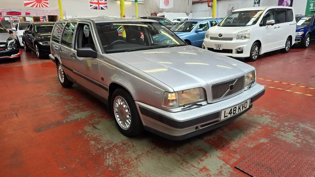 Used Volvo 850 SE 126 HP (92 kW) 1993 Silver Estate