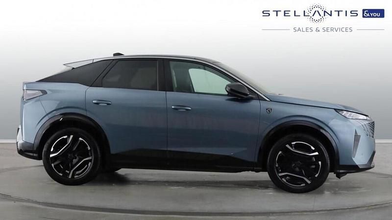 Used Peugeot e-3008 GT 152 kW (207 HP) 2025 Blue SUV