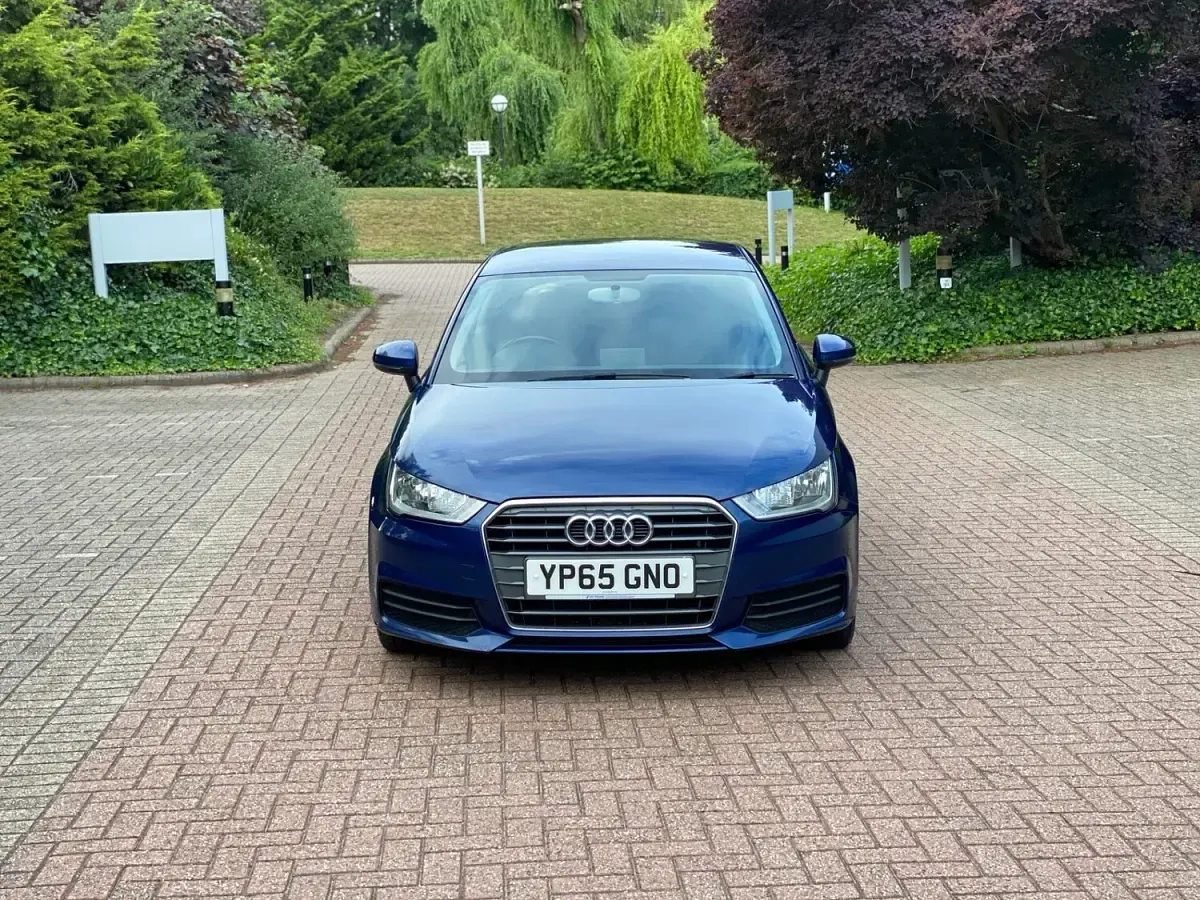 Used Audi A1 116 HP (85 kW) 2015 Blue Hatchback