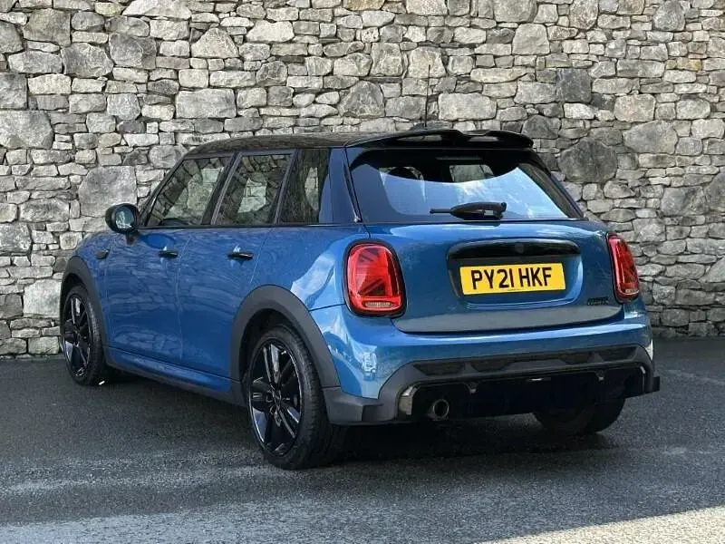 Used Mini Cooper Hatch 134 HP (98 kW) 2021 Blue Hatchback