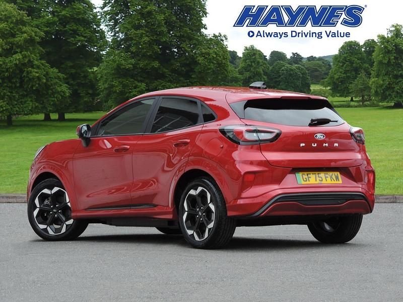 Used Ford Puma Premium 72 HP (52 kW) 2025 Red SUV