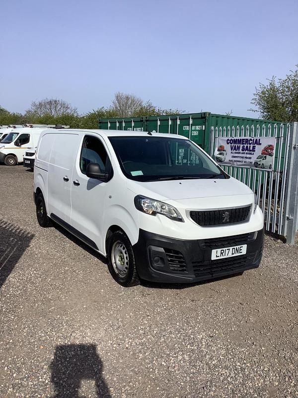 Used Peugeot Expert 120 HP (88 kW) 2017 White Van