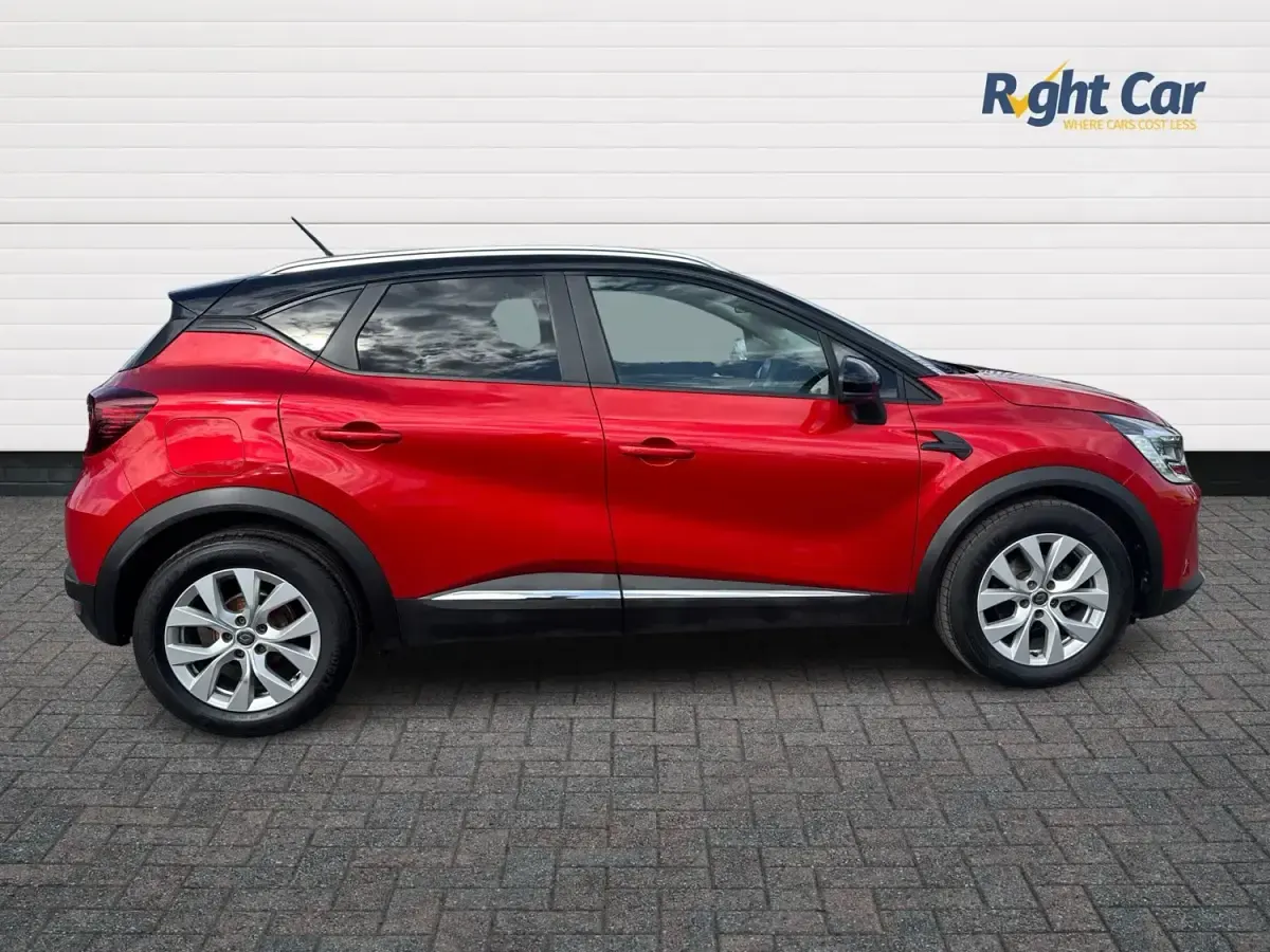 Second-hand Renault Captur Iconic 91 CP (66 kW) 2021 Roșu SUV