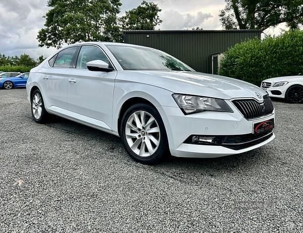 White Used 2015 Skoda Superb Business Line Hatchback | £9,490 (Expensive) - Image 1/4