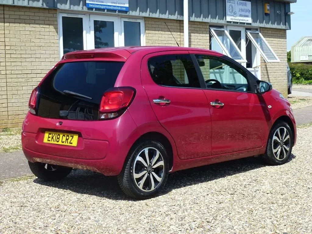 Used Citroën C1 Flair 68 HP (50 kW) 2018 Red Hatchback