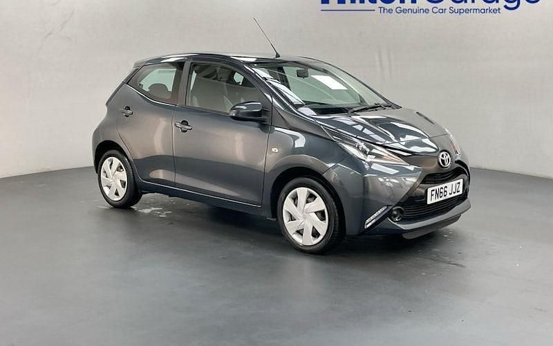 Used Toyota Aygo X-play 69 HP (50 kW) 2018 Hatchback