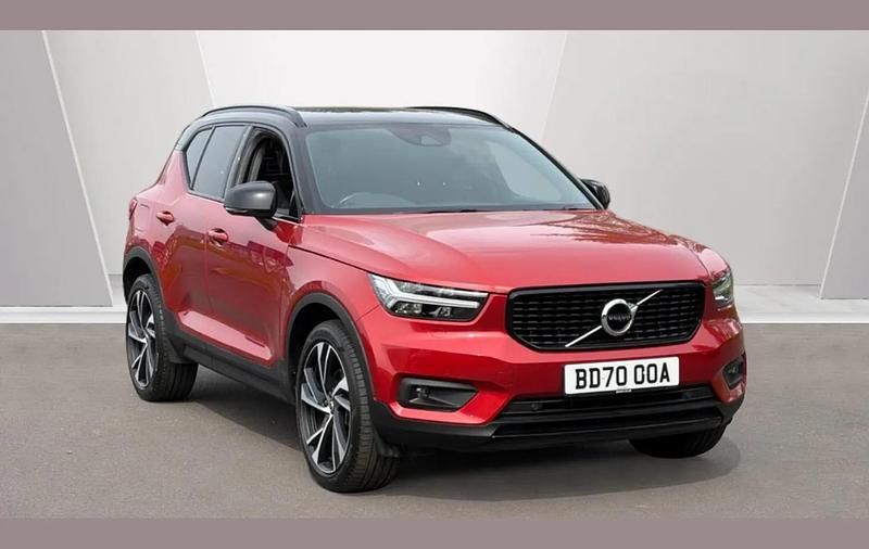 Used Volvo XC40 R-Design Pro 197 HP (144 kW) 2020 Fusion red SUV