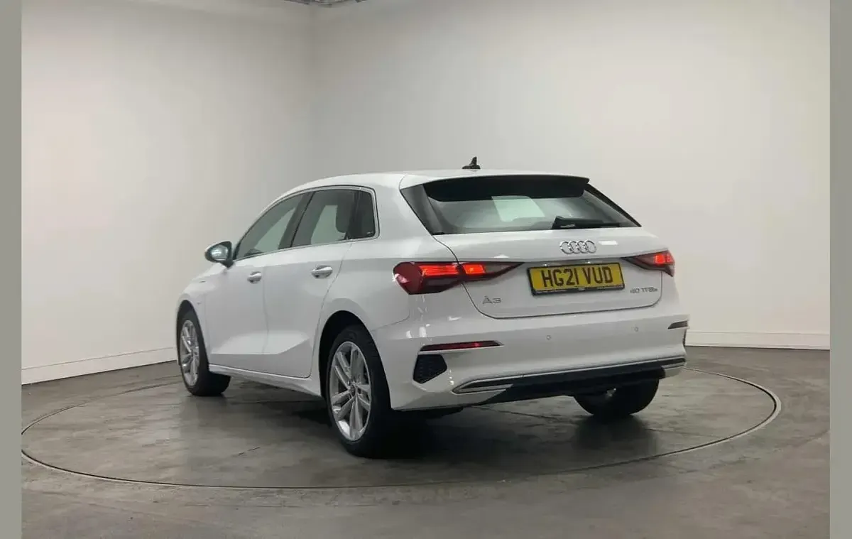 Used Audi A3 e-tron Sport 200 HP (147 kW) 2021 White Hatchback