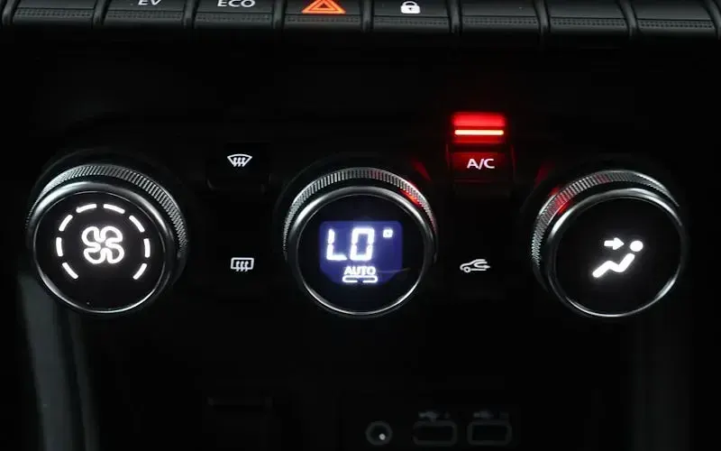 Used Renault Captur Evolution 143 HP (105 kW) 2024 Black SUV