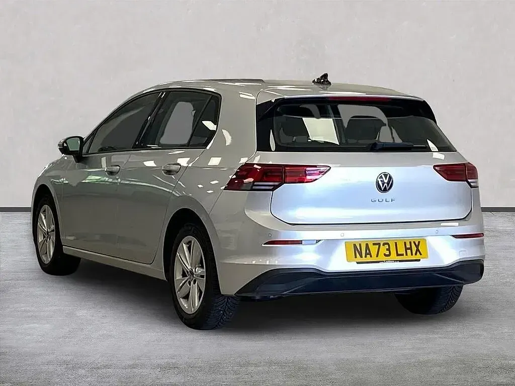 Used VW Golf VIII Life 150 HP (110 kW) 2023 Silver Hatchback