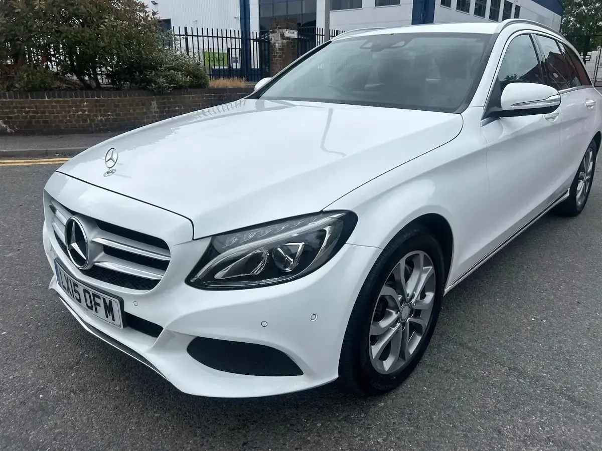 Used Mercedes C250 204 HP (150 kW) 2015 White Estate