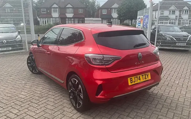 Used Renault Clio Techno 143 HP (105 kW) 2025 Hatchback