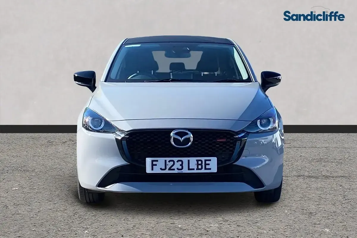 Usado Mazda 2 Homura-Aka 90 HP (66 kW) 2023 Cinzento Citadino