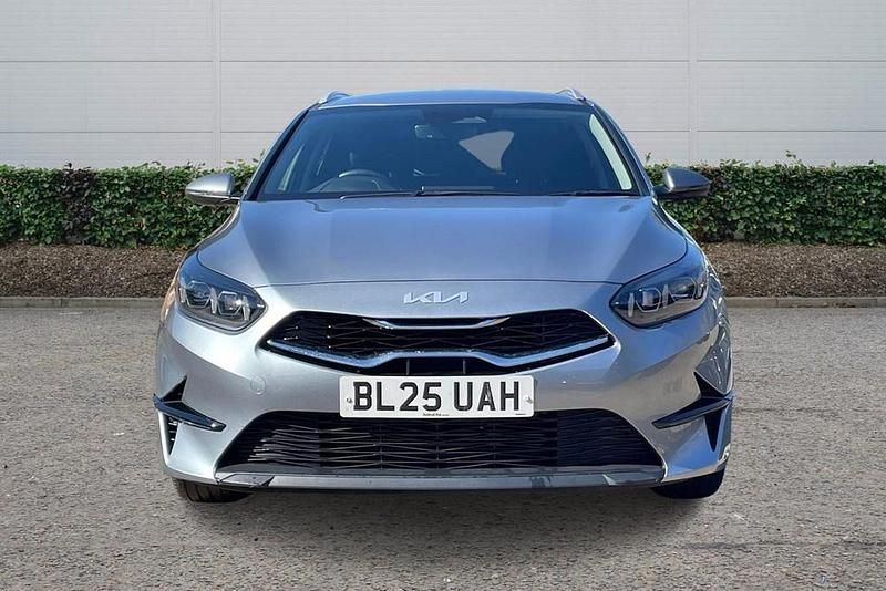 Used Kia Ceed 138 HP (101 kW) 2025 Silver Hatchback