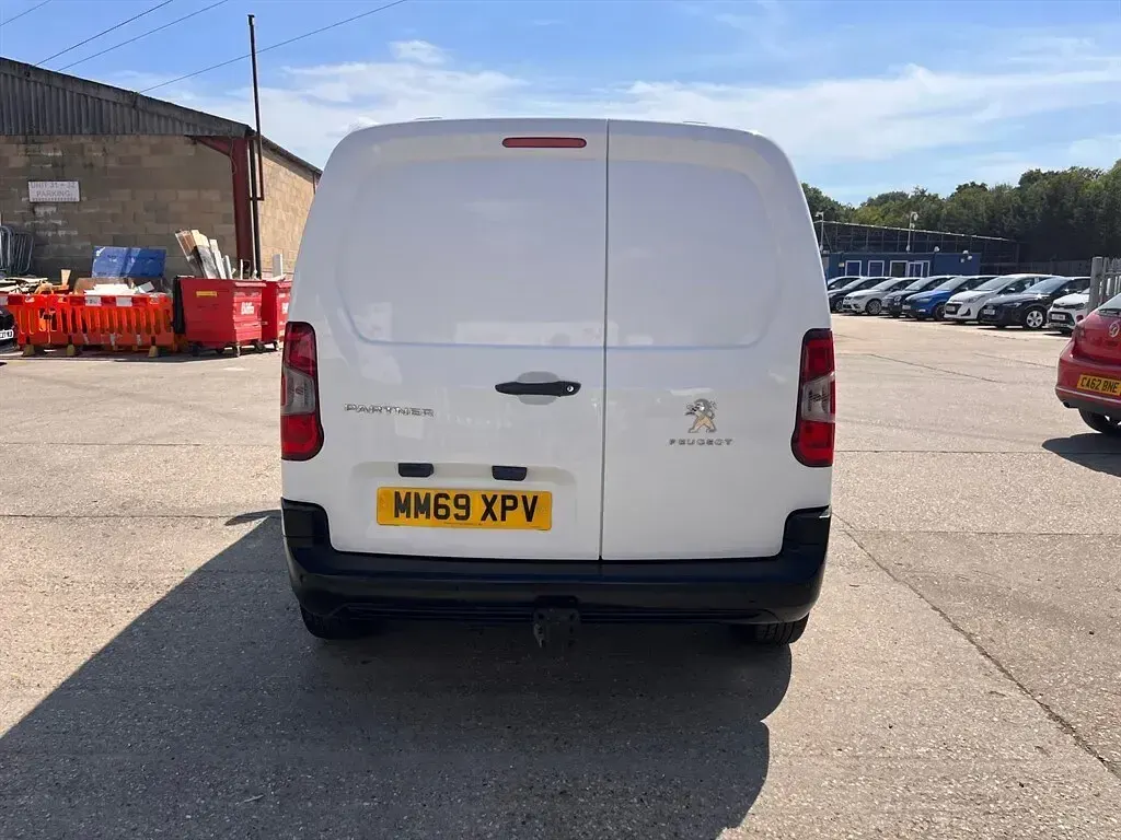 Used Peugeot Partner 131 HP (96 kW) 2020 White MPV
