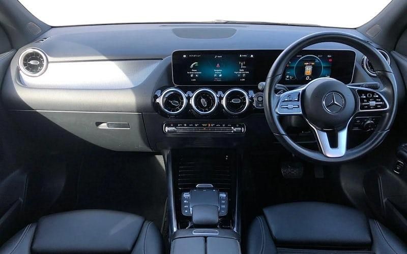 Used Mercedes GLA200 Executive 163 HP (119 kW) 2022 SUV