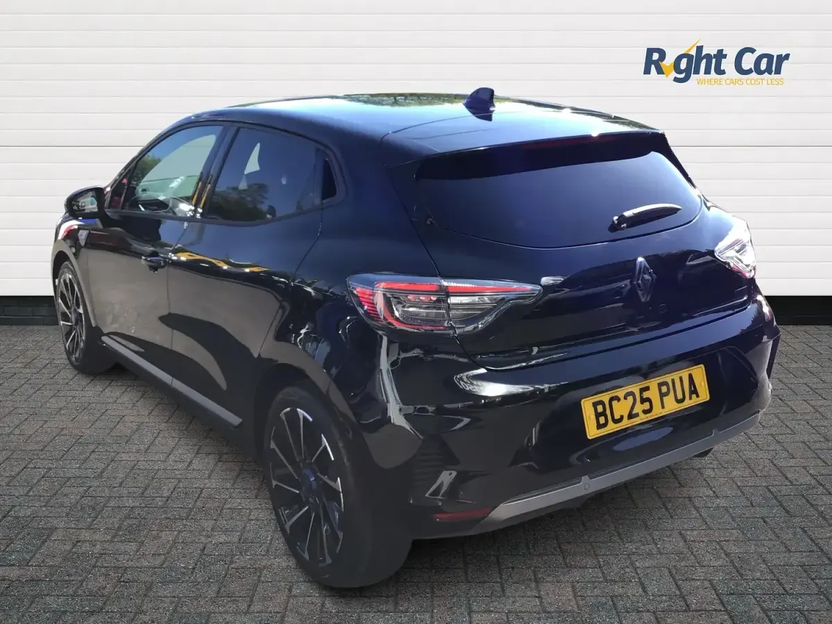 Used Renault Clio Esprit Alpine 143 HP (105 kW) 2025 Black  Hatchback