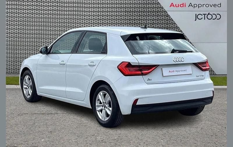 Used Audi A1 Design 113 HP (83 kW) 2020 White SUV