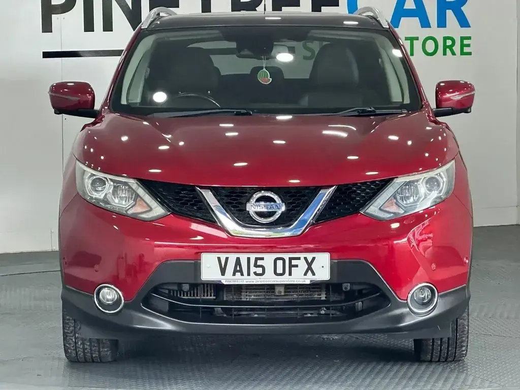 Used Nissan Qashqai S 130 HP (95 kW) 2015 Red SUV