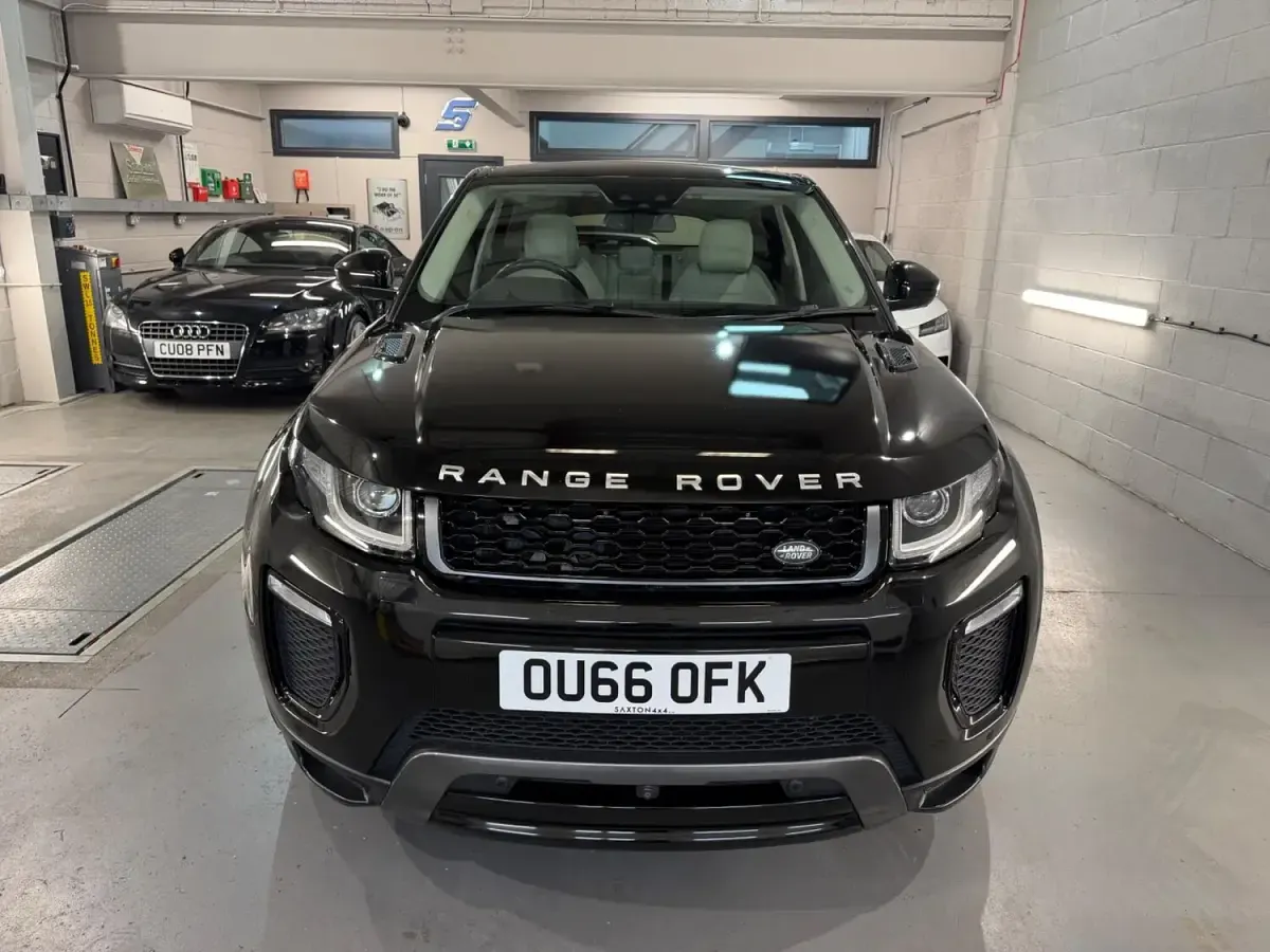 Used Land Rover Range Rover evoque HSE Dynamic 2016 Black Estate