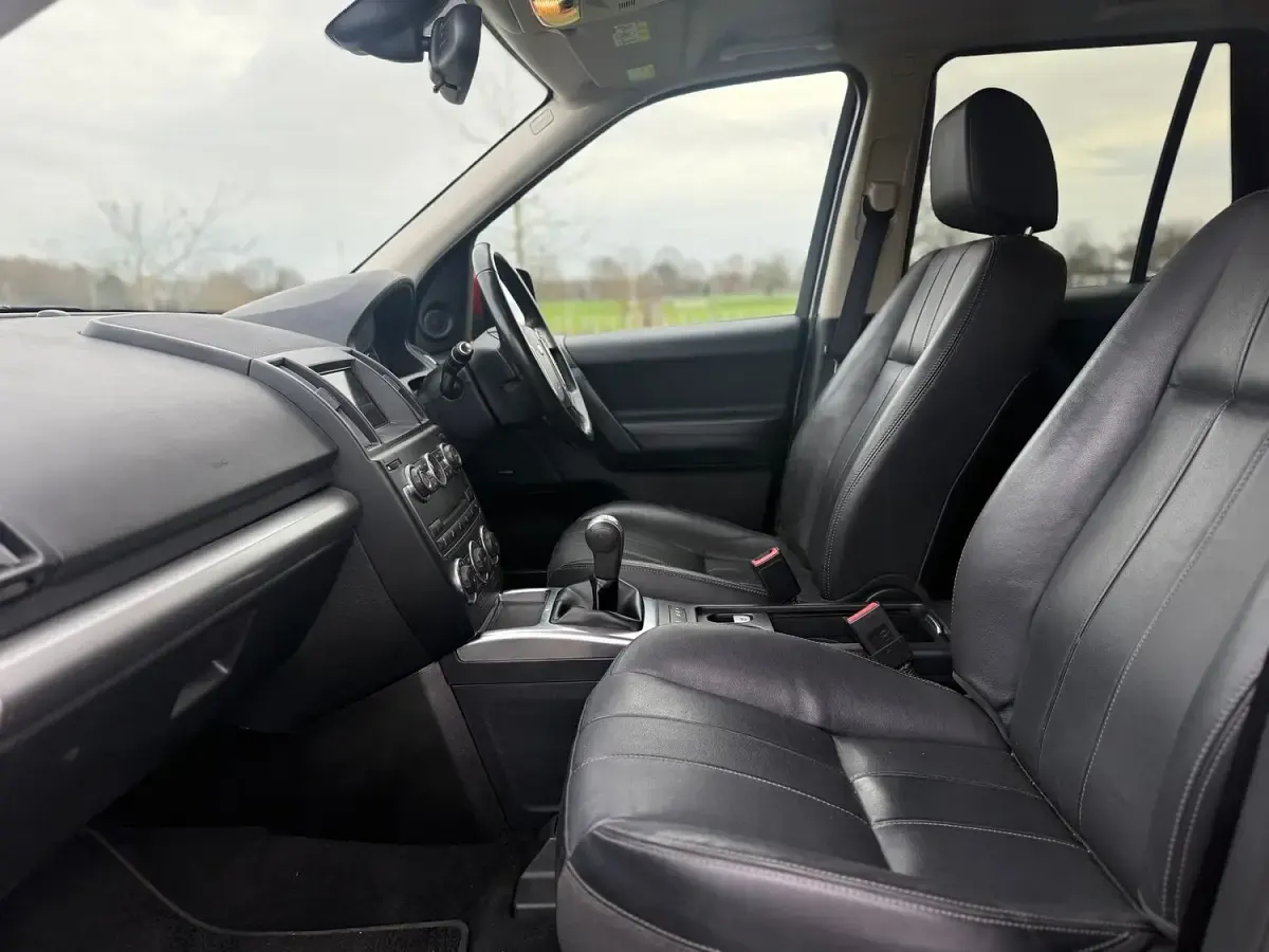 Used Land Rover Freelander 2 150 HP (110 kW) 2014 Red SUV