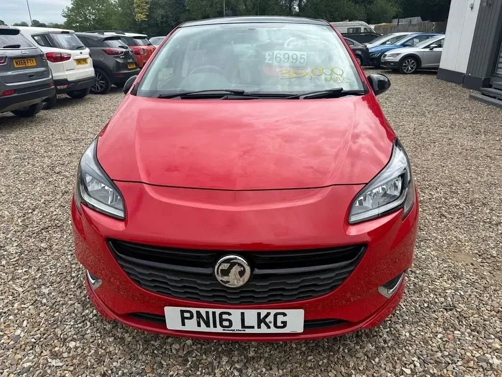 Używany Vauxhall Corsa Edition 90 KM (66 kW) 2016 Czerwony Hatchback