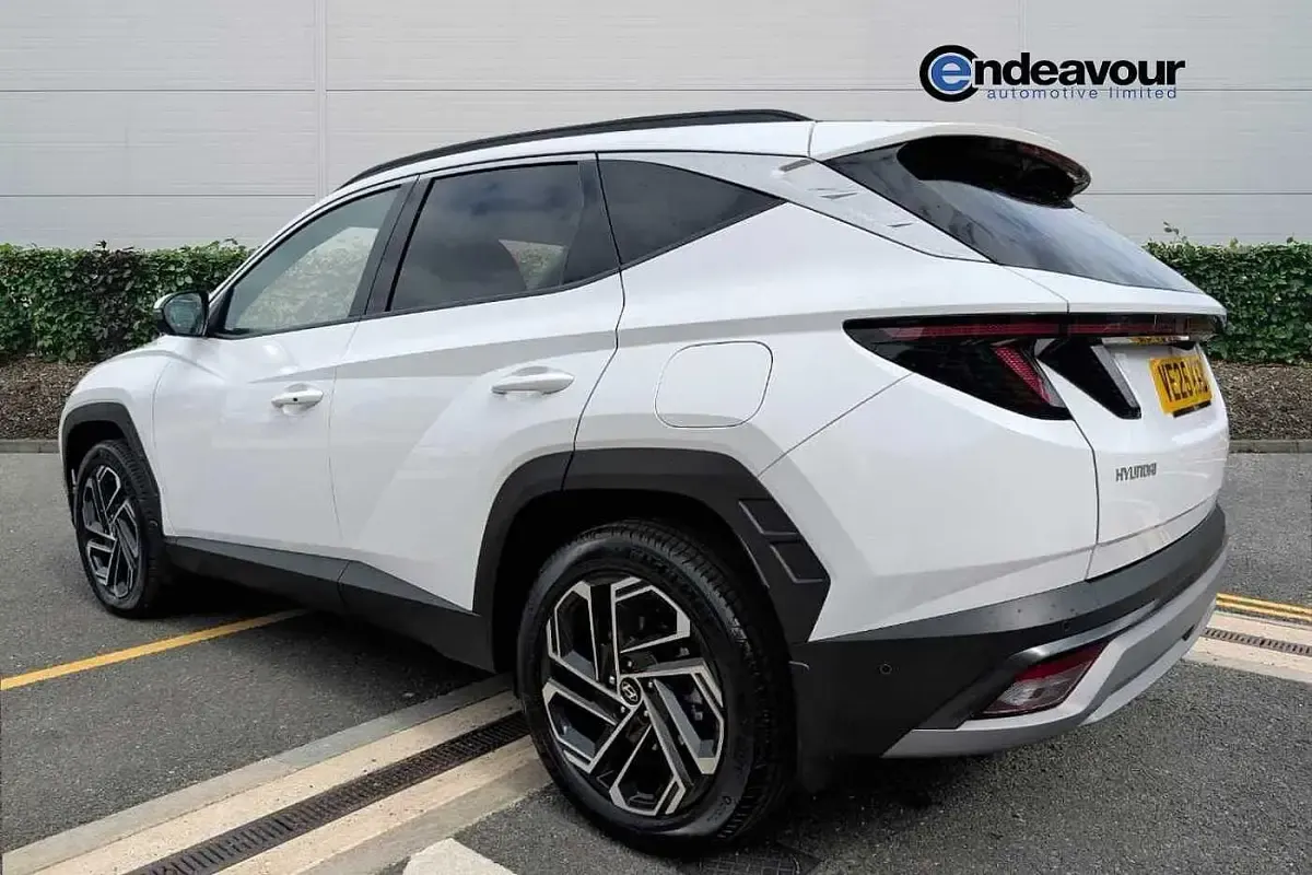 Used Hyundai Tucson Ultimate 215 HP (158 kW) 2025 White SUV