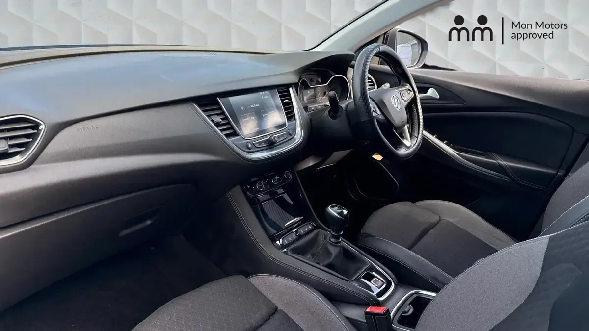Used Vauxhall Grandland X SRi 130 HP (95 kW) 2020 Blue SUV