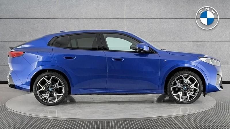 Usado BMW iX2 M Sport 227 kW (309 HP) 2024 Azul SUV