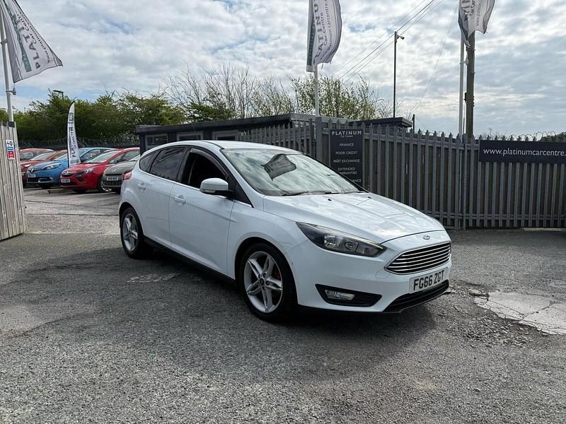 Used Ford Focus Zetec 2017 White Hatchback