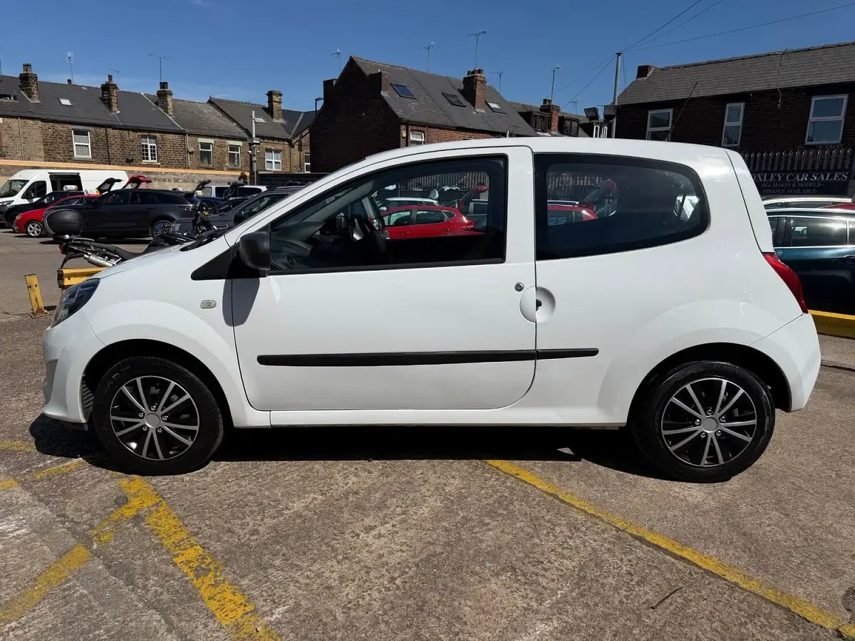 Used Renault Twingo Expression 2011 White Hatchback