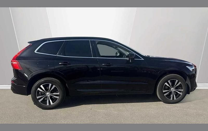 Used Volvo XC60 Momentum 247 HP (181 kW) 2022 Black SUV