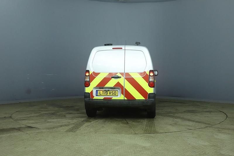 Used Peugeot Partner 98 HP (72 kW) 2019 Silver MPV