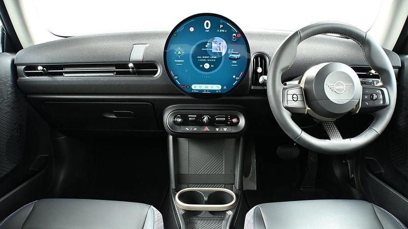 Used Mini Cooper Hatch 154 HP (113 kW) 2024 Black Hatchback