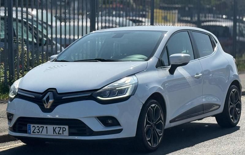 White Used 2019 Renault Clio IV Iconic Hatchback | £6,995 - Image 1/4