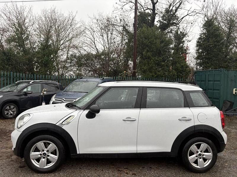Used Mini One Countryman 98 HP (72 kW) 2015 White SUV