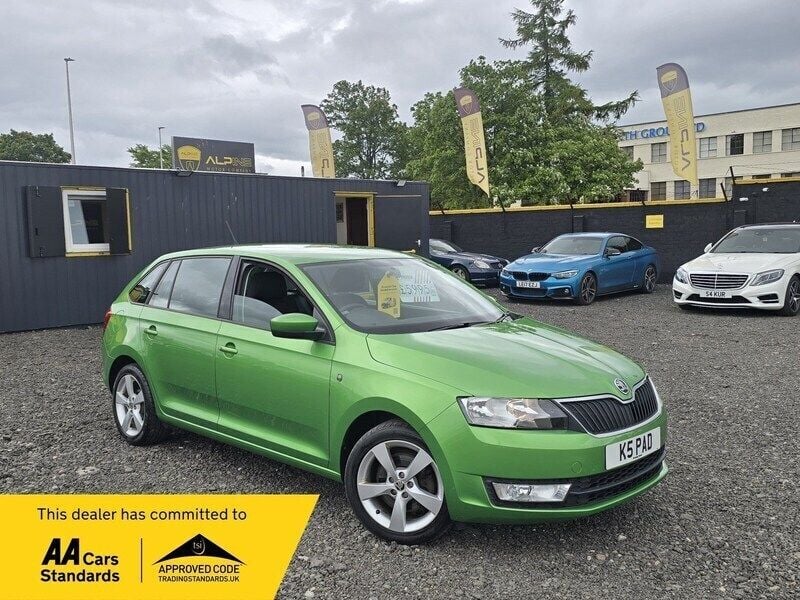 Green Used 2015 Skoda Rapid SE Hatchback | £5,995 (Fair price) - Image 1/4
