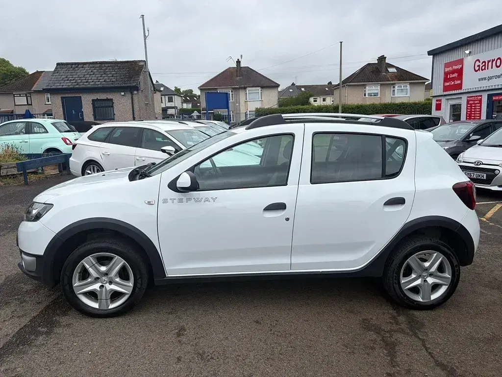 Begagnad Dacia Sandero Lauréate 2014 Vit Halvkombi