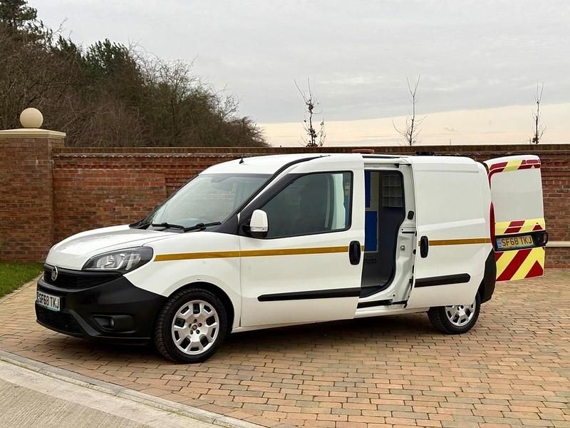 Used Fiat Doblò 2018 White MPV