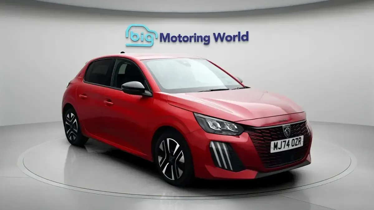 Used Peugeot 208 Allure 101 HP (74 kW) 2024 Hatchback