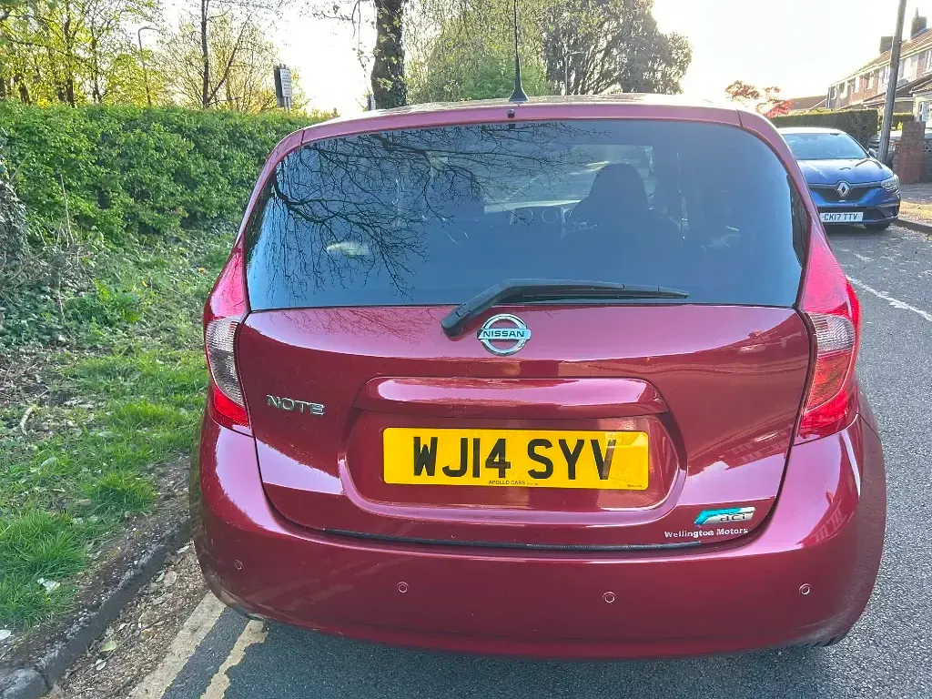 Used Nissan Note Acenta 90 HP (66 kW) 2014 Red Hatchback